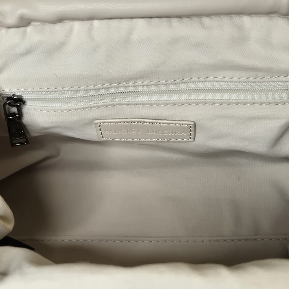 Badgley Mischka Pearl Wrapped Frame Crossbody Clutch NWT - Picture 7 of 8